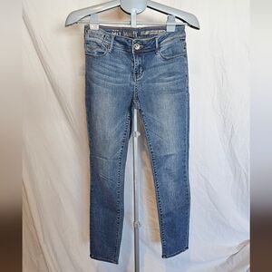 *EUC* DKNY City Skinny Jeans with Distressed Detail
